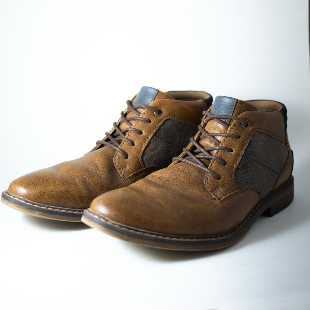 Men’s Mid Chukka Boots